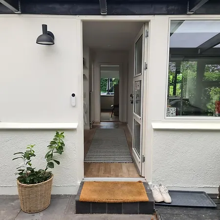 Townhouse Med Traeterrasse