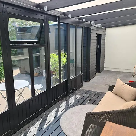 Townhouse Med Traeterrasse Apartment *