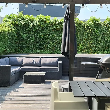 Apartment Townhouse Med Traeterrasse